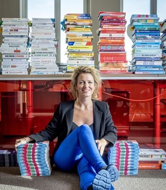 Nederland, Wognum, 11 november 2024.
Jeanneke Scholtens, futurologe en schrijfster van het boek De toekomst is fantastisch  ANP/ Hollandse Hoogte/ Jean-Pierre Jans